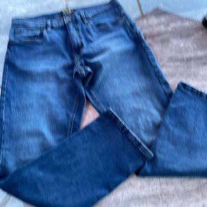Men’s 34 x 32 like new straight jeans